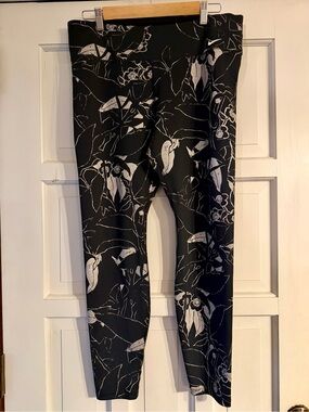 Nike Black Floral Print Leggings